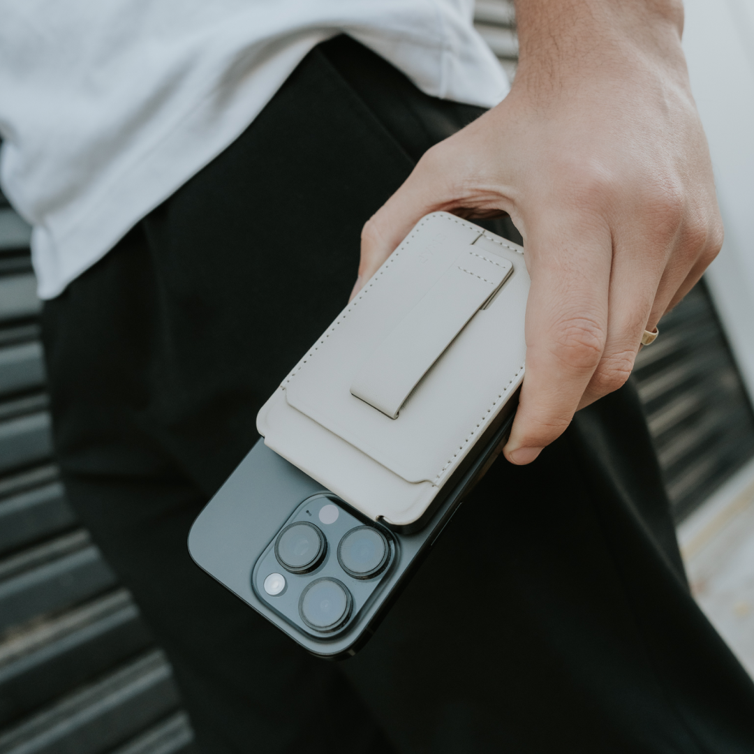 SnapWallet - 5 in 1 Wallet Power Bank