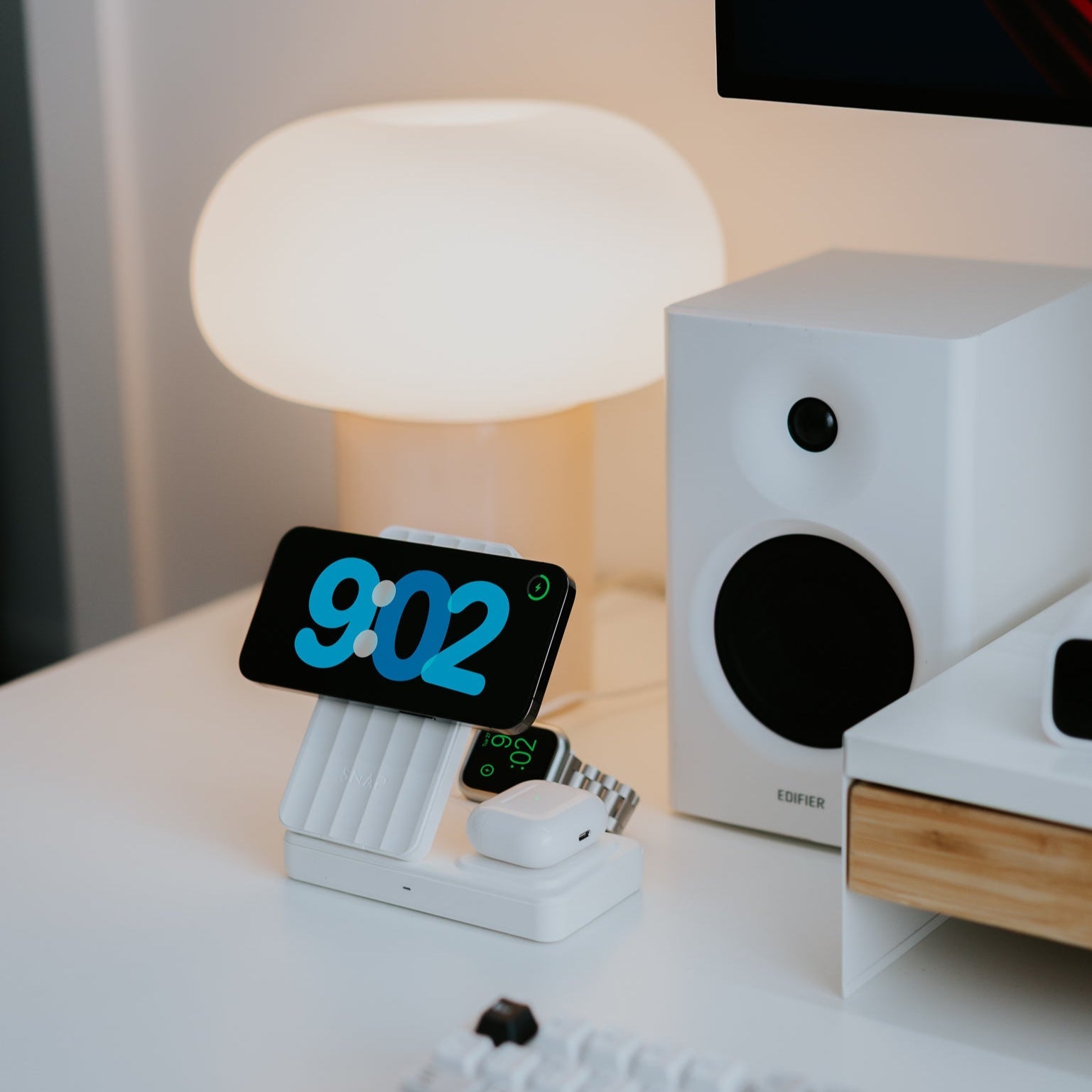 PowerBase 4 - 5 in 1 Charging Station